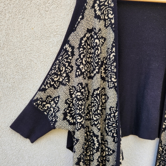 August Silk Cardigan Women's Large Black Floral Sweater Neutral Dark Romantic - Picture 5 of 11